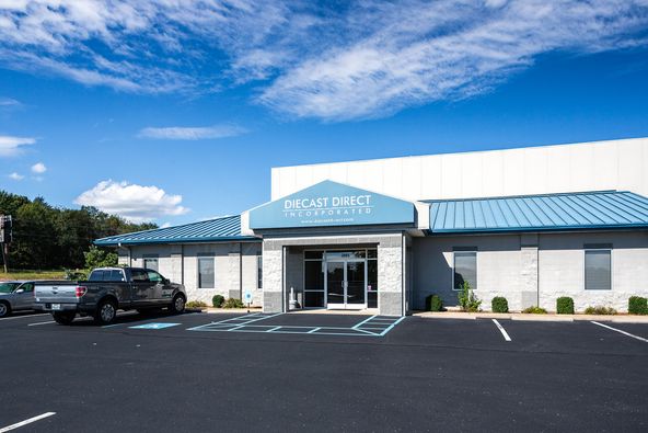 FOR SALE - 3005 Old Lawrenceburg Road : 3005 Old Lawrenceburg Road (just off U.S. 127), Frankfort, KY 40601